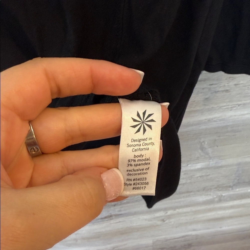 Athleta Women's Black Long Sleeve Top - Picture 5 of 6